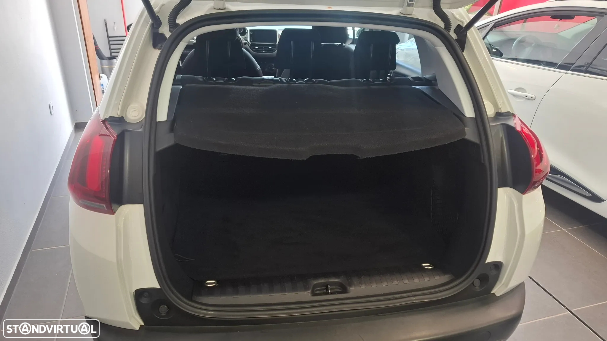 Peugeot 2008 1.6 BlueHDi Style - 19