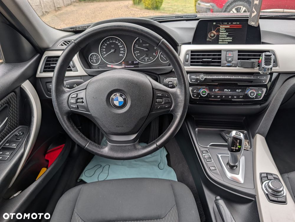 BMW Seria 3 320d Edition Luxury Line Purity - 8
