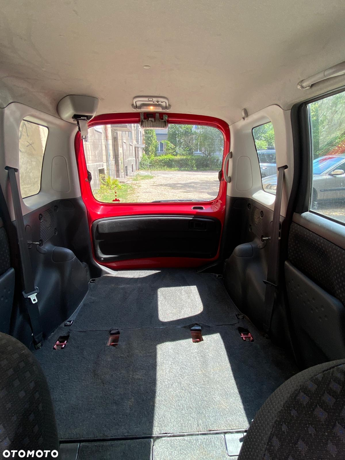 Toyota Yaris Verso 1.3 - 15
