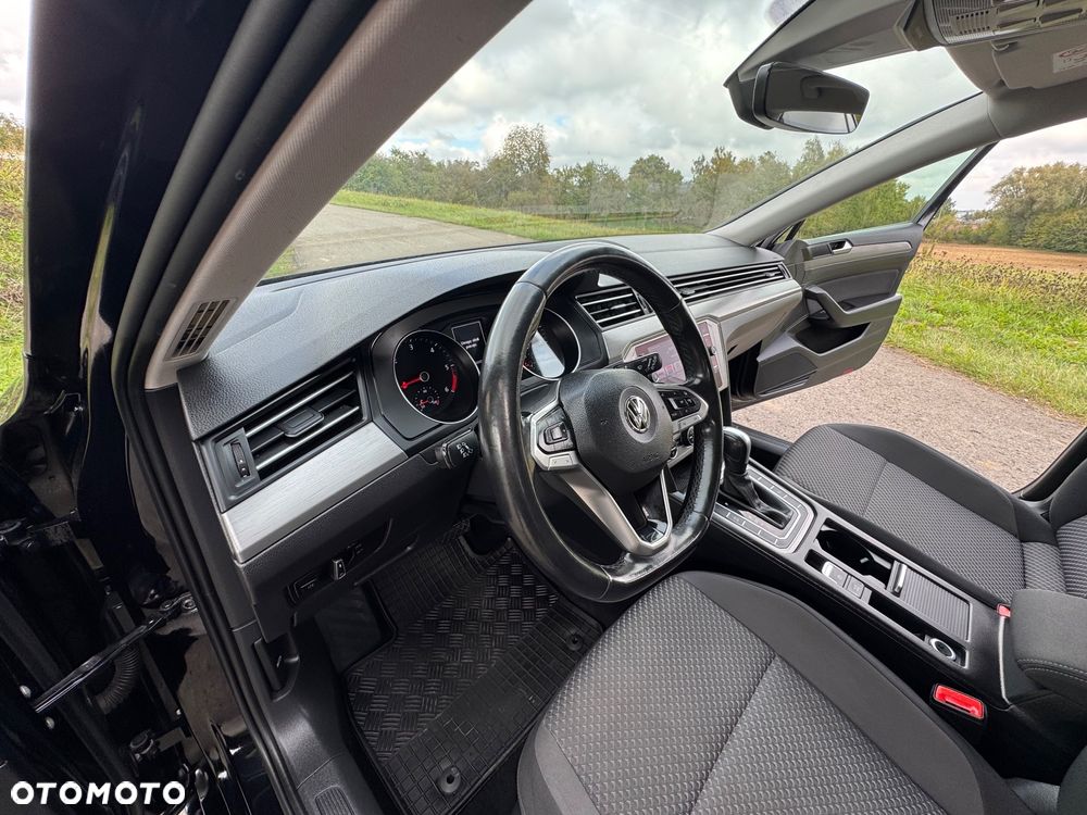 Volkswagen Passat - 27
