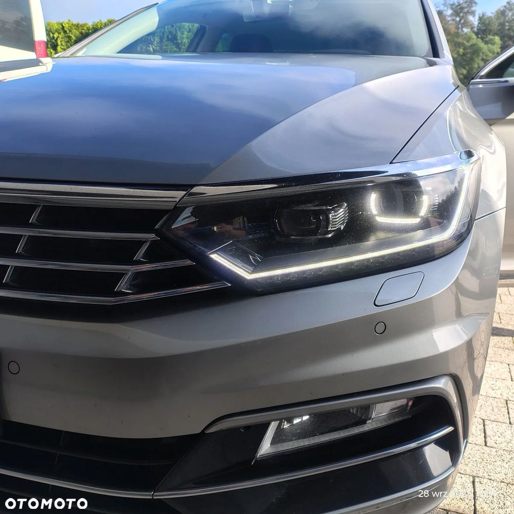 Volkswagen Passat - 12