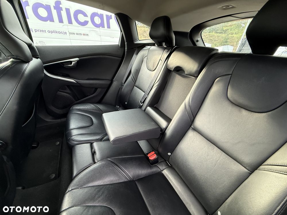 Volvo V40 D2 Summum - 9