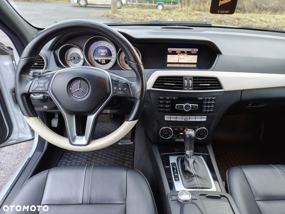 Mercedes-Benz Klasa C 220 CDI 7G-TRONIC Avantgarde Edition - 22