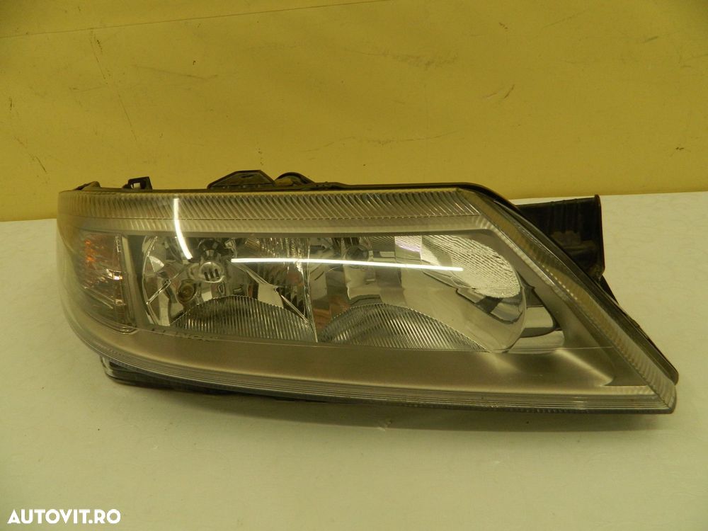Far dreapta Renault Laguna 2 Xenon, 2001, 2002, 2003, 2004, 2005. - 3