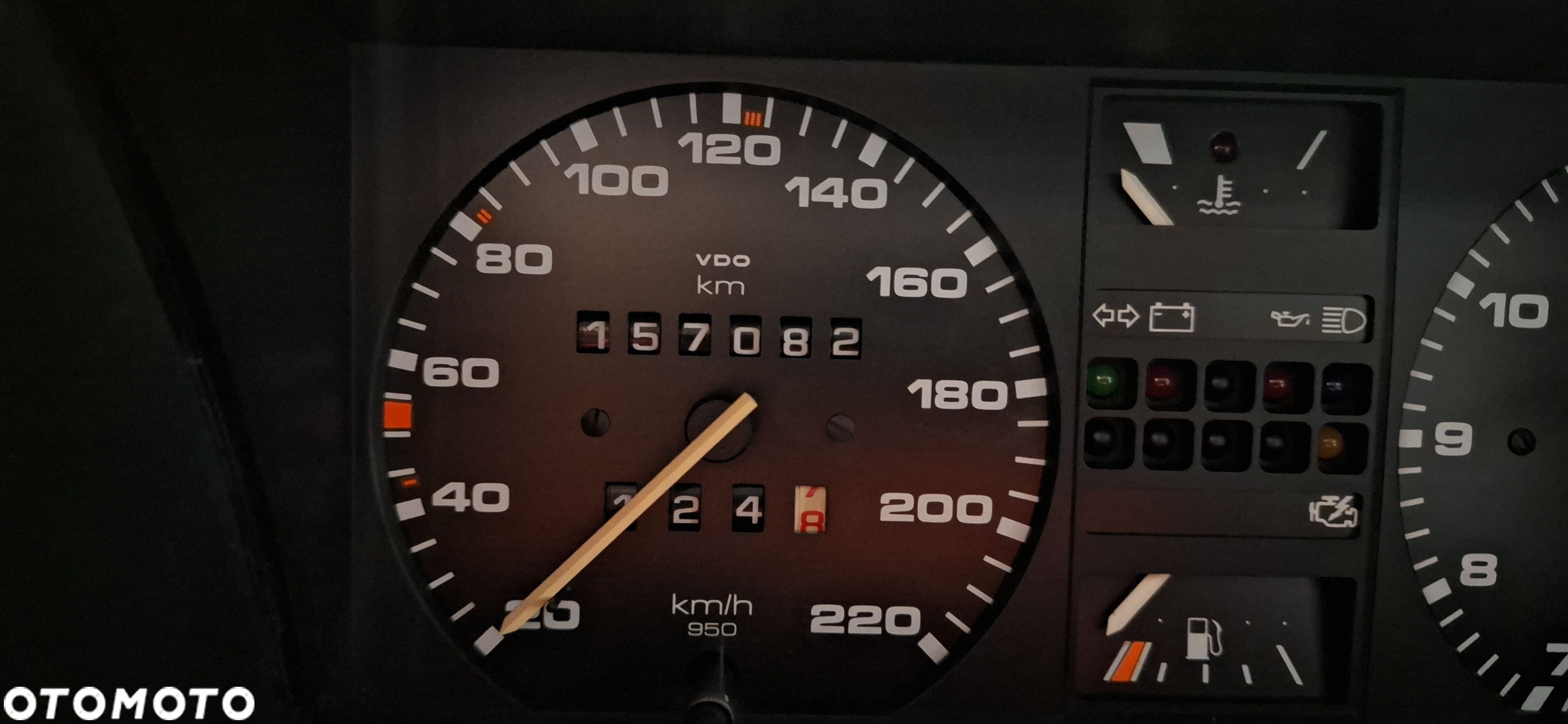Volkswagen Golf - 1
