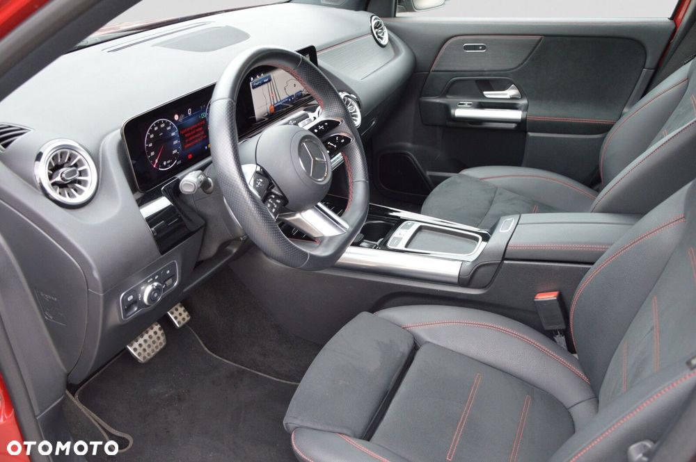 Mercedes-Benz GLA - 14