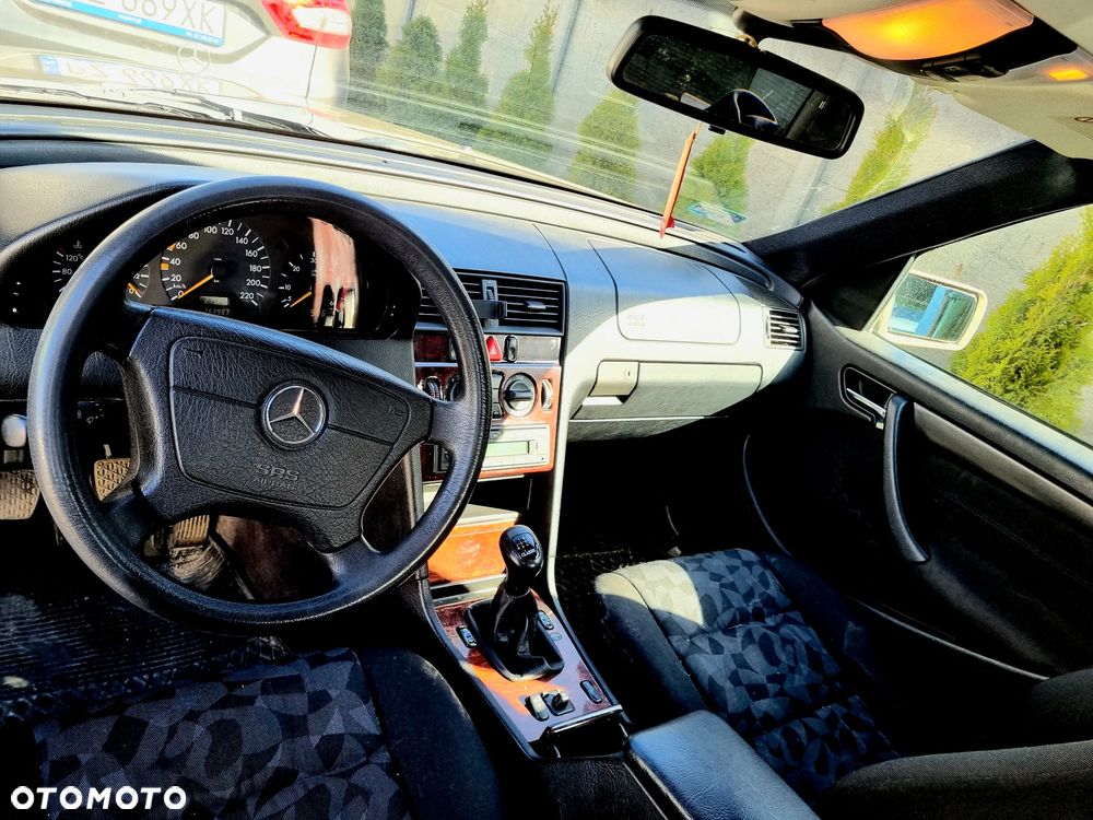 Mercedes-Benz Klasa C 220 CDI Classic - 9