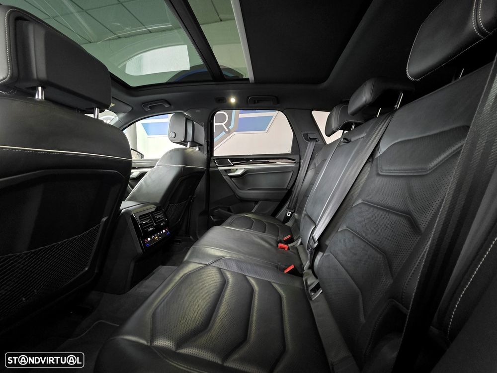 VW Touareg 3.0 TDI V6 Elegance Plus - 16