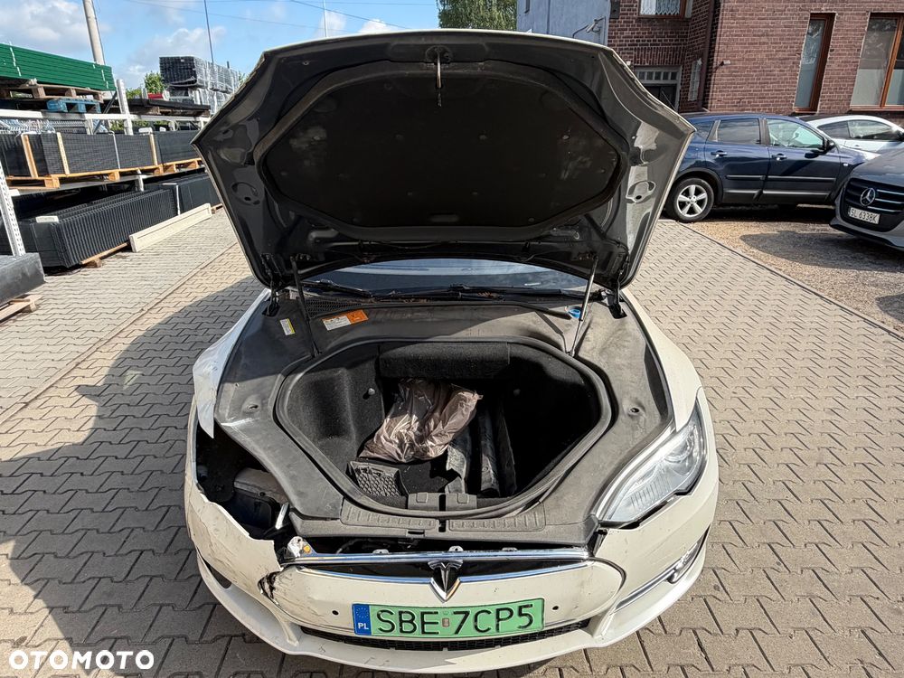 Tesla Model S - 13