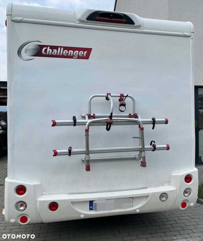 Ford Challenger - 8