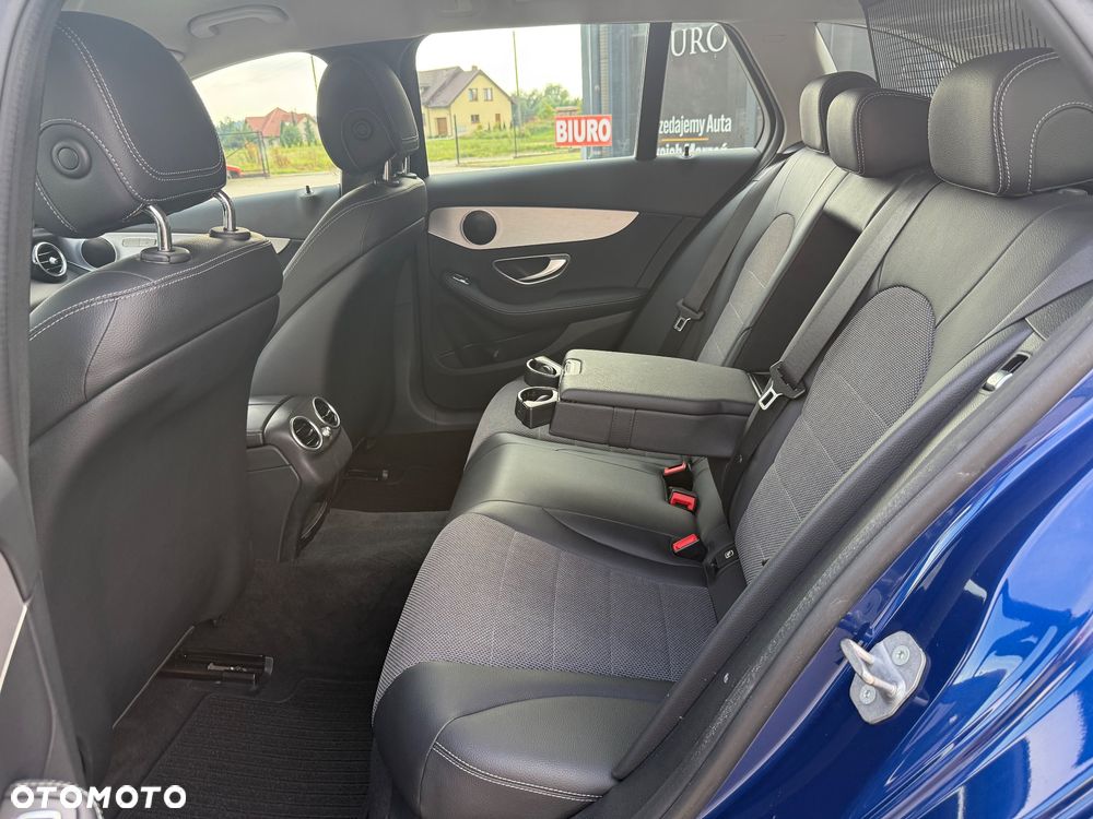 Mercedes-Benz Klasa C 180 (BlueEFFICIENCY) 7G-TRONIC Avantgarde - 32