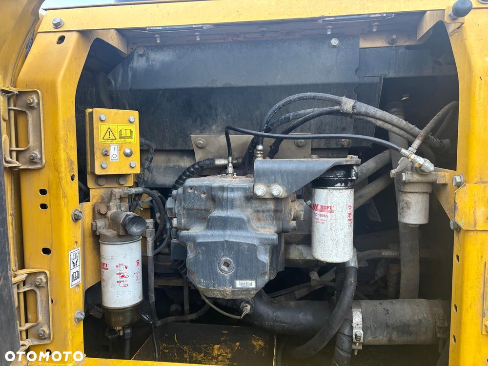 Komatsu PC240 - 10