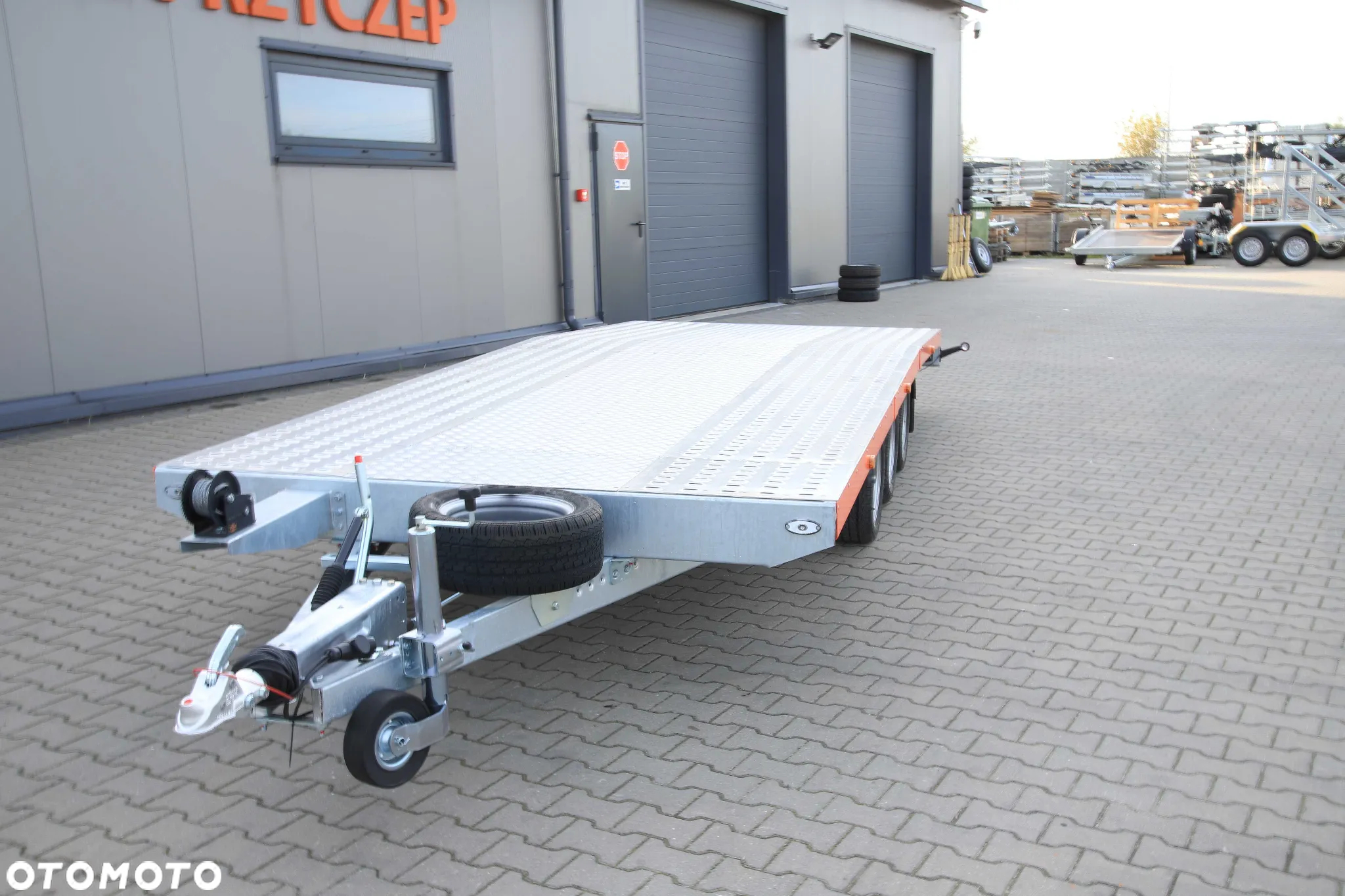Niewiadów Jupiter kolorowa blenda 5.5x2.1 wypełnienie alu ryfel 3 osie koła 195R13C DMC 3500 kg - 15