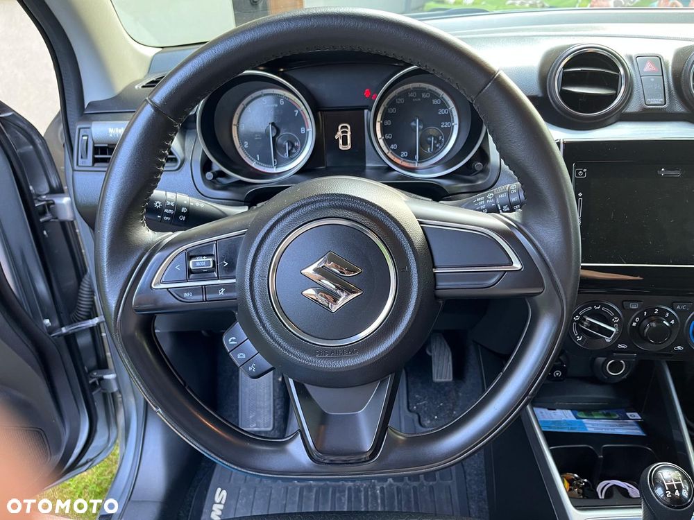 Suzuki Swift 1.2 Premium Plus - 3