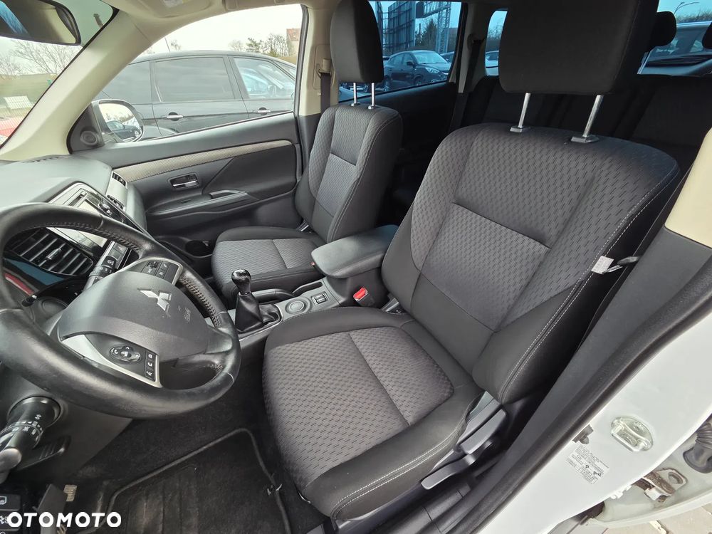 Mitsubishi Outlander 2.0 City Style 2WD - 36