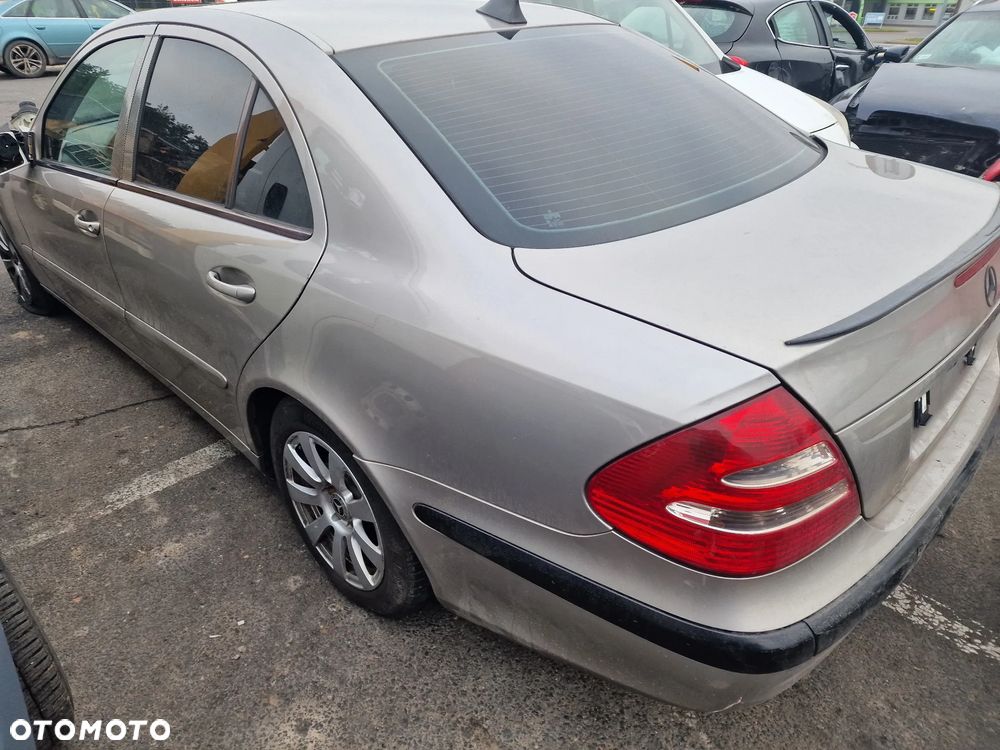 Mercedes E w211 cały na części - 1