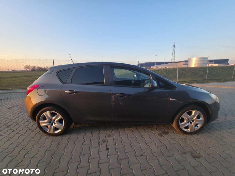 Opel Astra 1.4 Turbo - 4