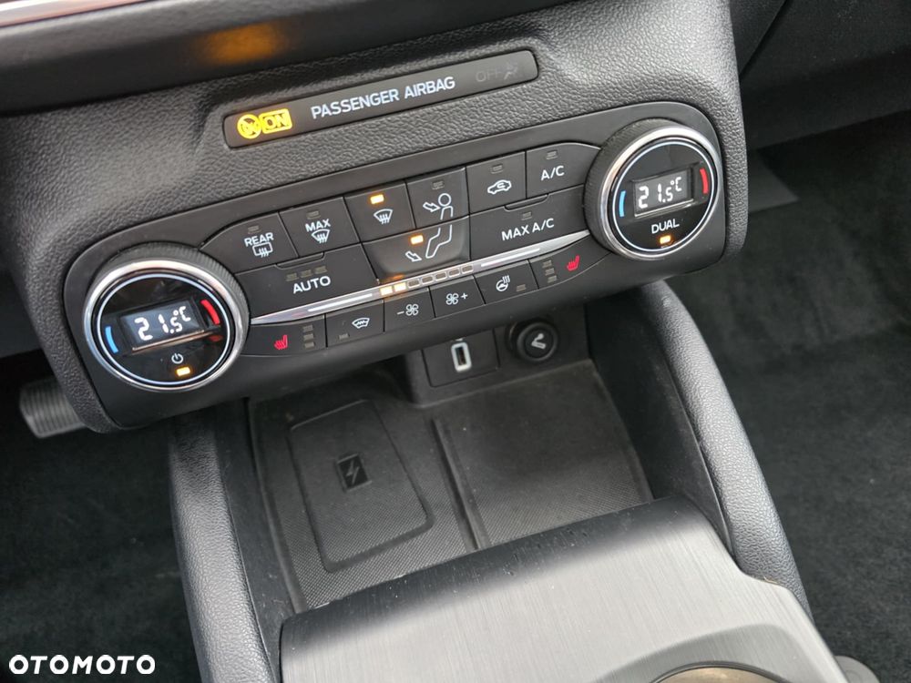 Ford Focus SW 2.0 EcoBlue Titanium - 19