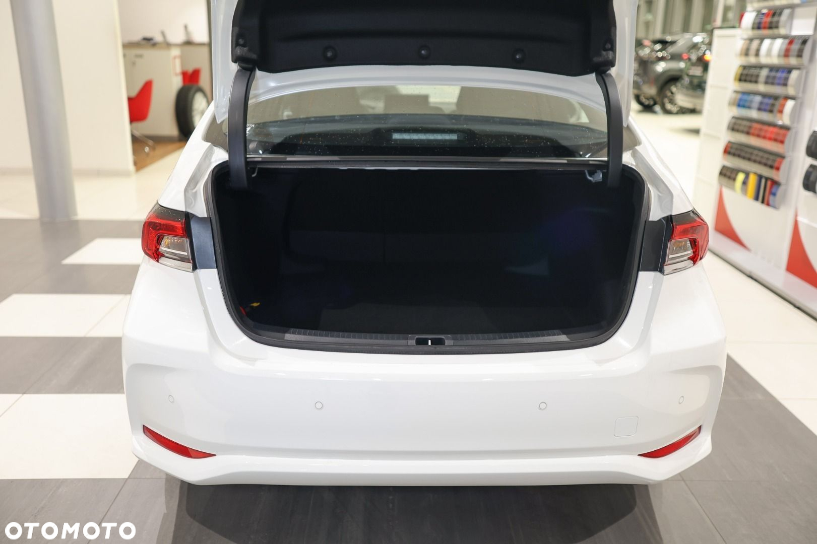 Toyota Corolla - 13