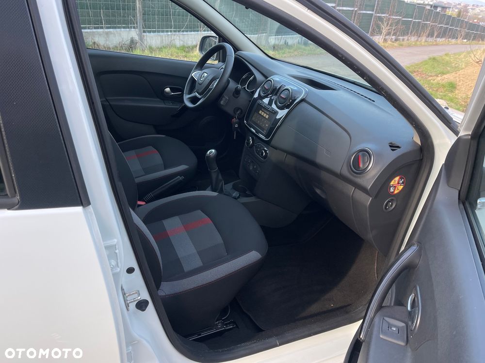 Dacia Logan 1.0 TCe Stepway S&S - 11