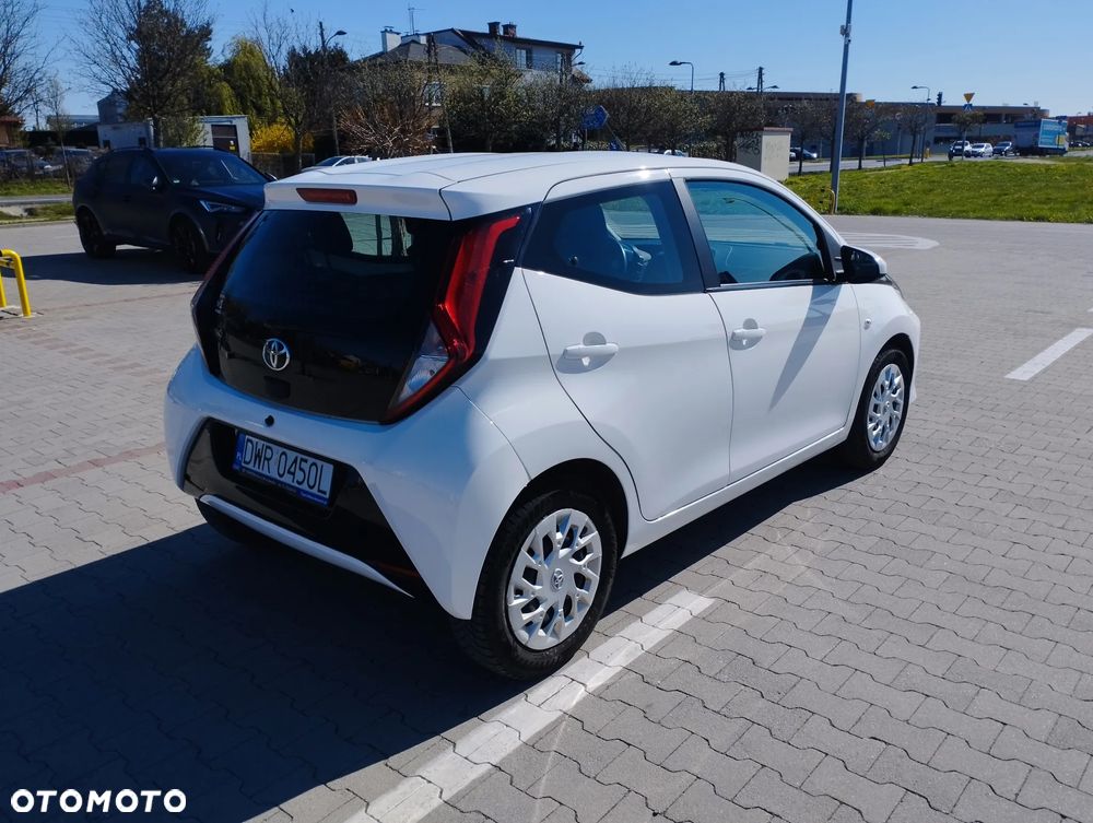 Toyota Aygo x-play - 5