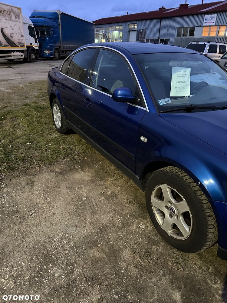 Volkswagen Passat 1.9 TDI Comfortline - 2
