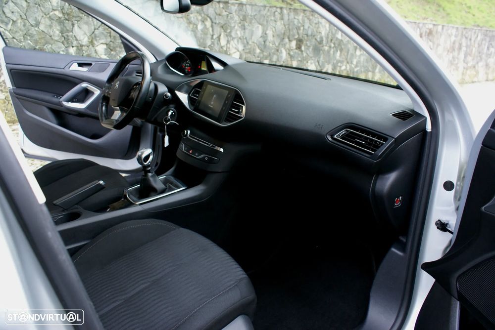 Peugeot 308 SW 1.6 BlueHDi Active J17 - 17