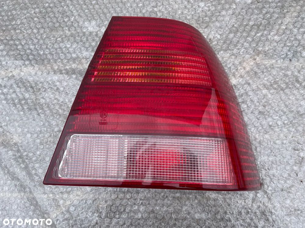 LAMPA PRAWY TYŁ VW BORA SEDAN - 1