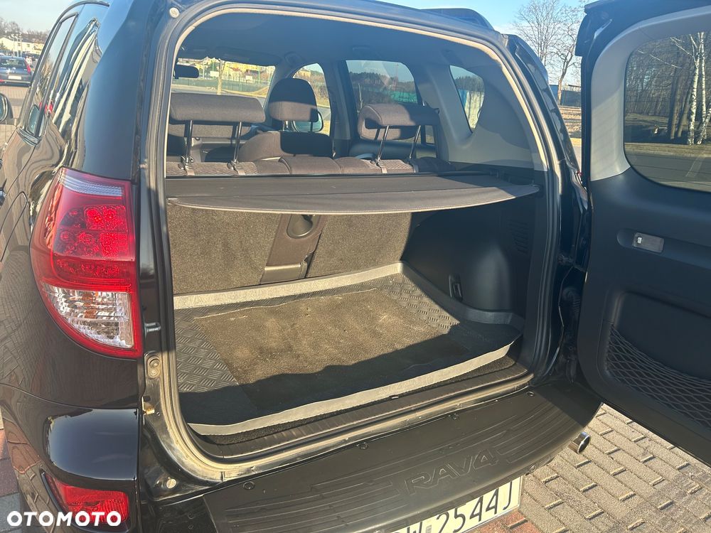 Toyota RAV4 2.2 D-4D Prestige - 24