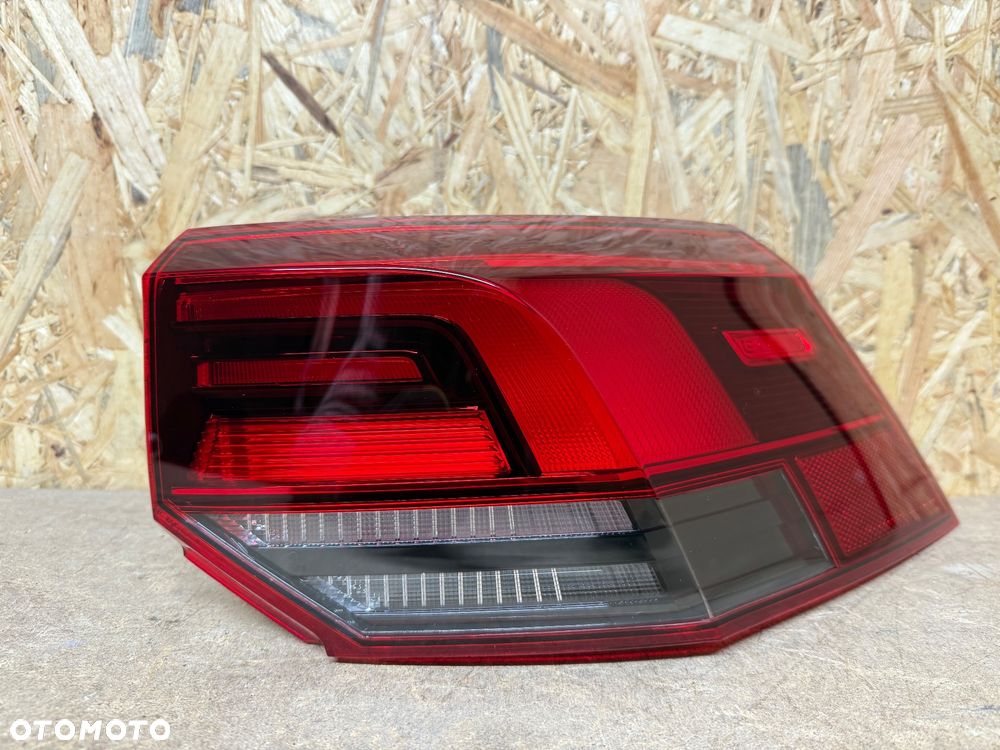 LAMPA PRAWA TYLNA PRAWY TYŁ VW GOLF 8 VIII 5H 5H0945096B - 1
