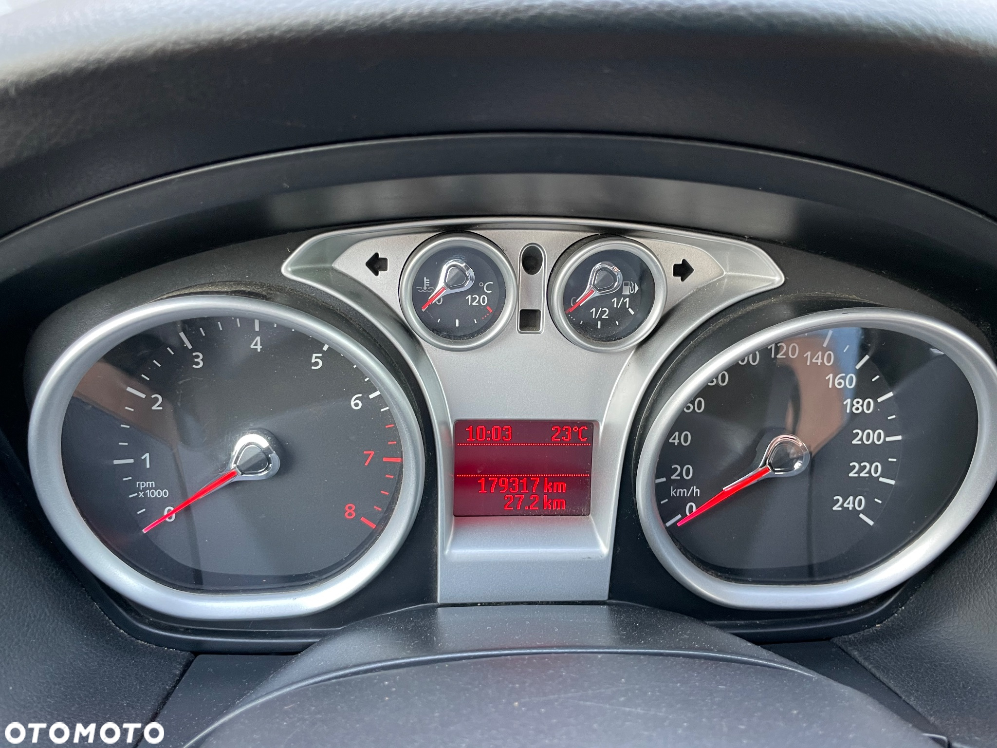 Ford Focus 1.6 16V Ghia - 10