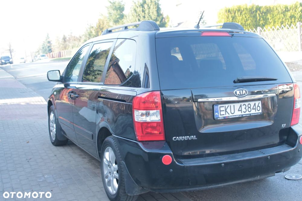 Kia Carnival 2.9 CRDi EX - 13