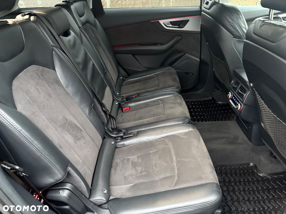 Audi Q7 - 35