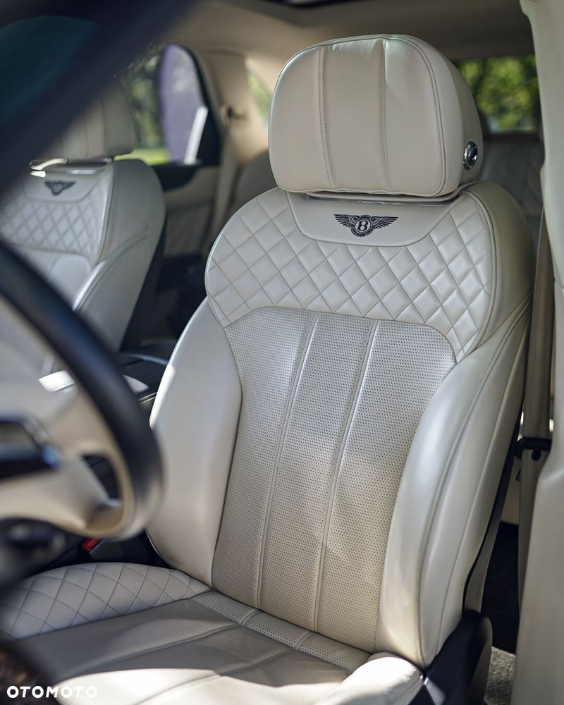 Bentley Bentayga W12 Mulliner - 29