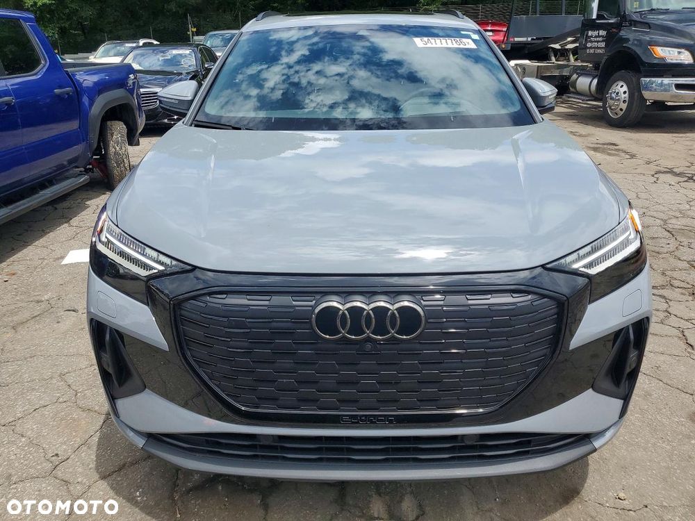 Audi Q4 e-tron 45 quattro - 2