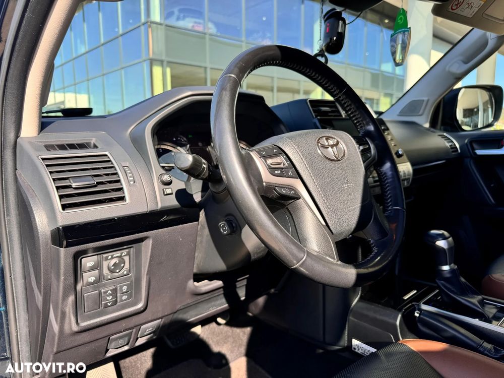 Toyota Land Cruiser 2.8l D-4D 204 CP A/T Luxury Black Matte Edition - 15