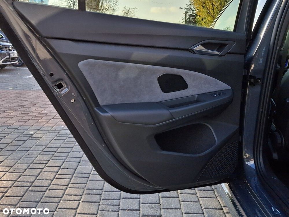 Volkswagen Golf - 14