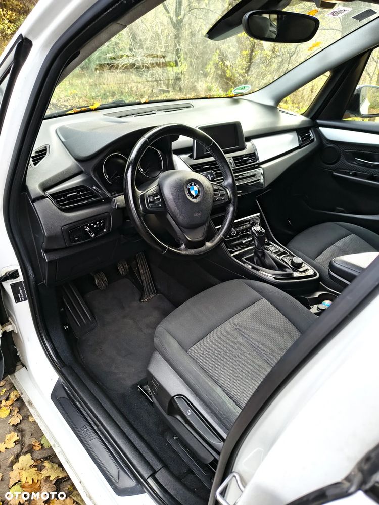 BMW Seria 2 218d xDrive Luxury Line - 9