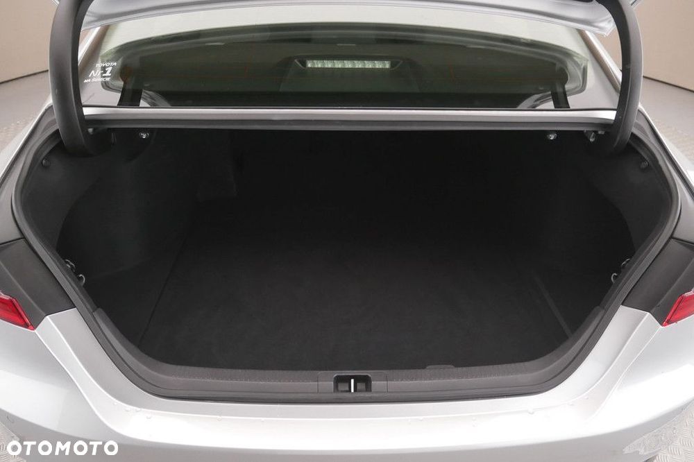 Toyota Camry 2.5 Hybrid Comfort CVT - 16