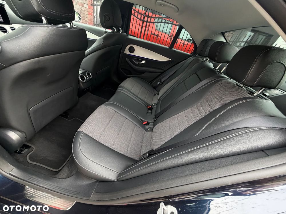Mercedes-Benz Klasa E 300 Avantgarde - 32