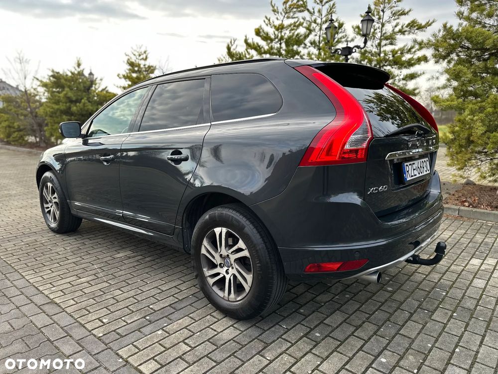 Volvo XC 60 D3 Momentum - 4