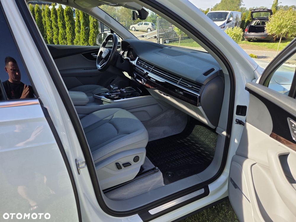 Audi Q7 3.0 TFSI Quattro Tiptronic - 17