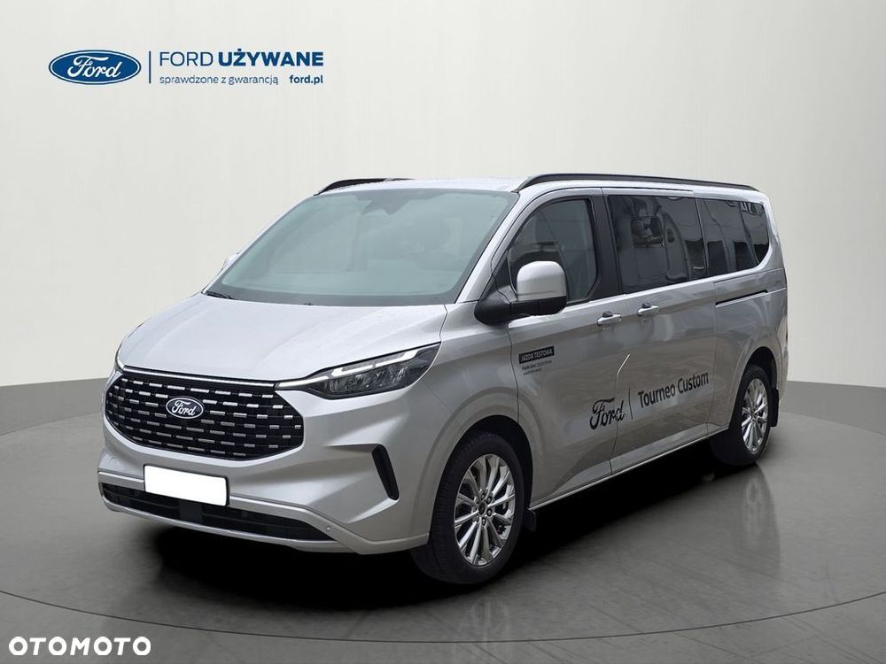 Ford Tourneo Custom - 1