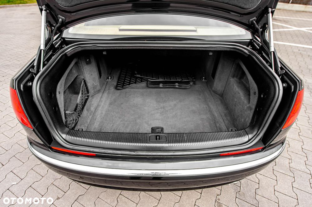 Audi A8 4.2 Quattro - 35