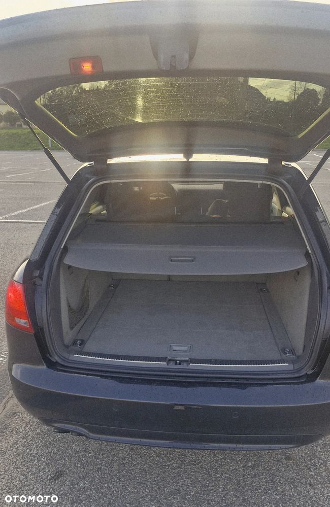 Audi A4 Avant 2.0 TDI - 8