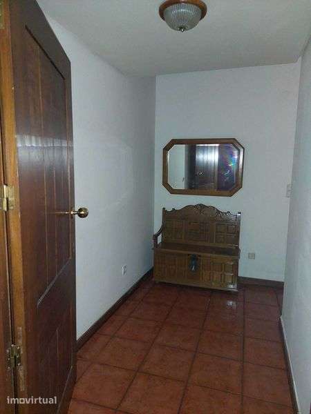 Aluga-se T0 Vilar do Paraíso - Grande imagem: 2/10