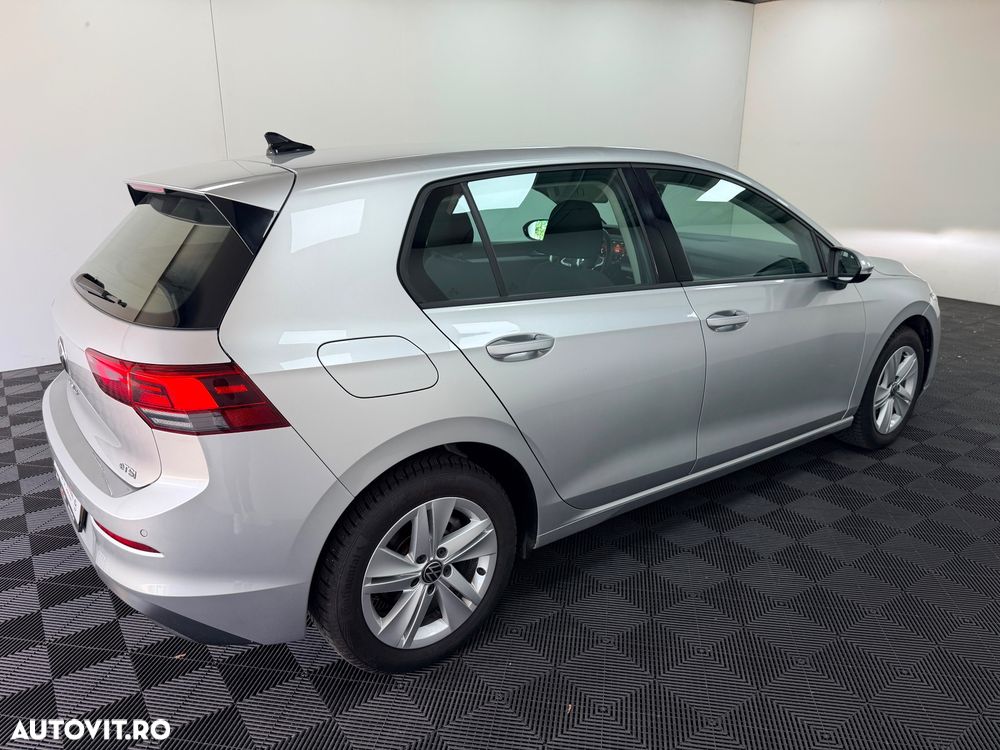 Volkswagen Golf 1.0 eTSI DSG MHEV Life - 37