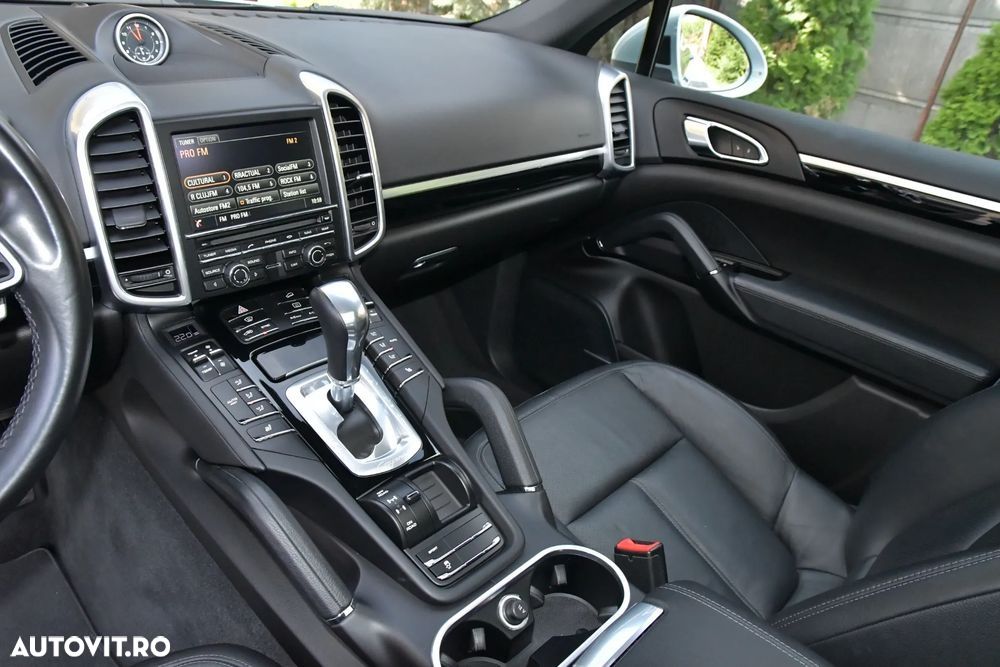 Porsche Cayenne - 20