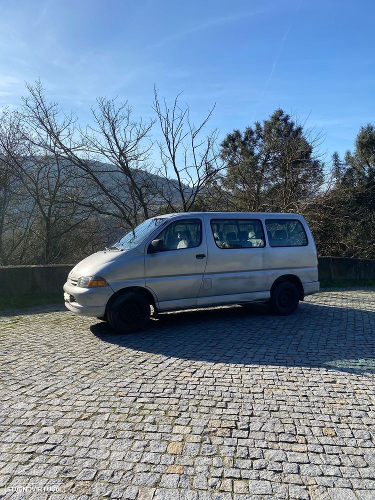 Toyota HiAce - 4