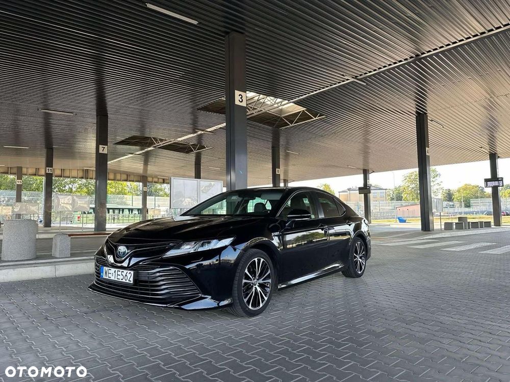 Toyota Camry - 2